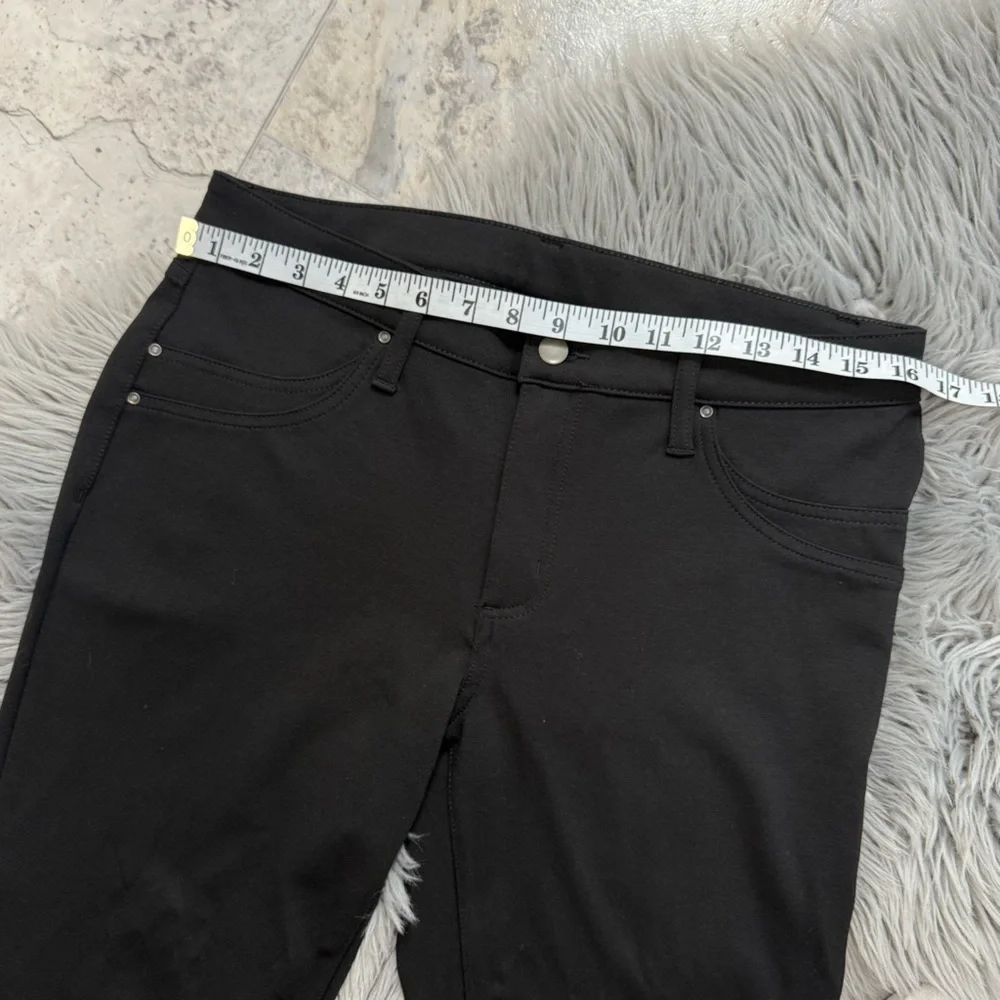 Time and Tru NWOT Black High Rise Straight Leg Jeans Women’s Size Large Petite - Picture 3 of 6